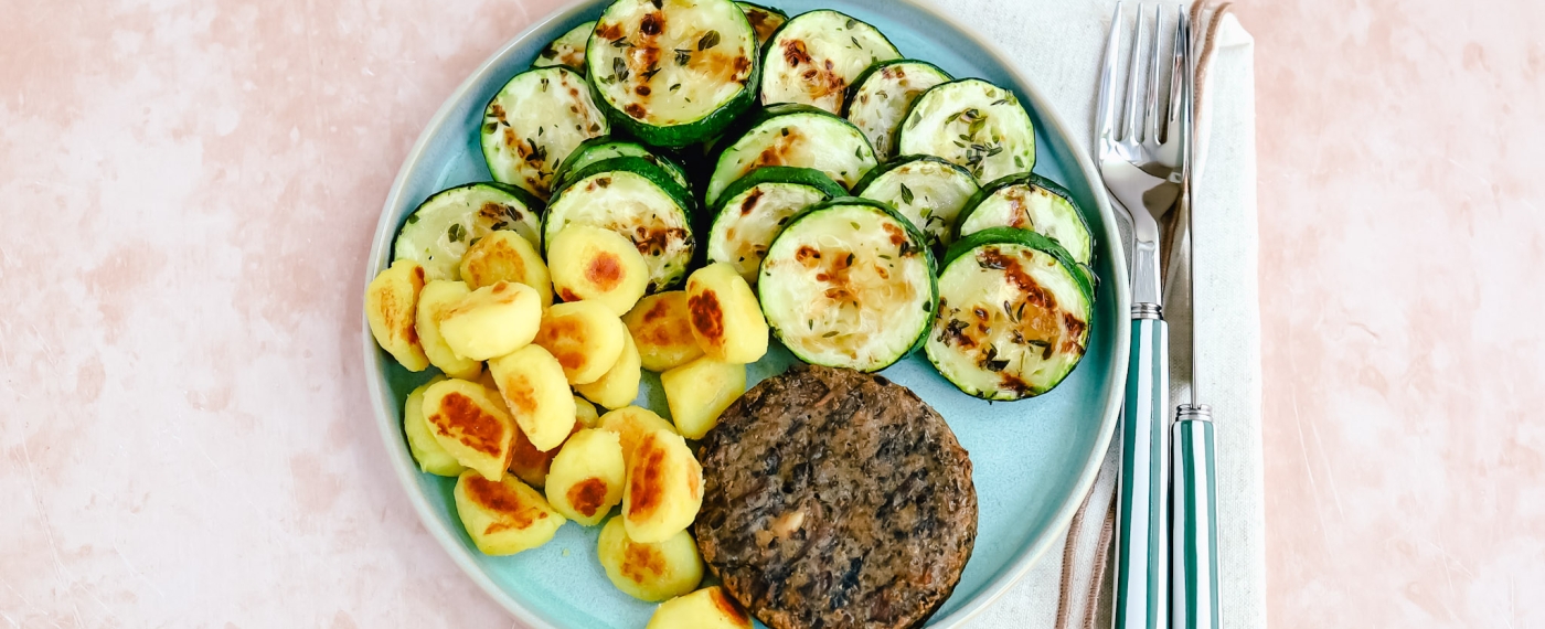 Gnocchi Met Gegrilde Courgette Plantaardige Burger gnocchi-met-gegrilde-courgette-plantaardige-burger